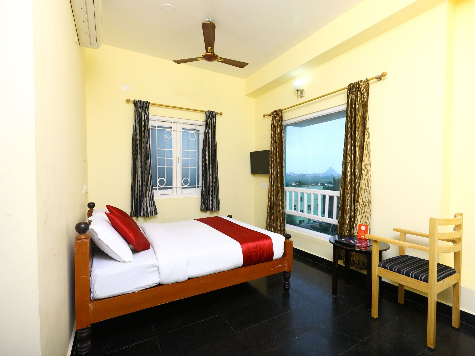 Oyo 10630 Hotel Nano Turf Madurai Exterior foto